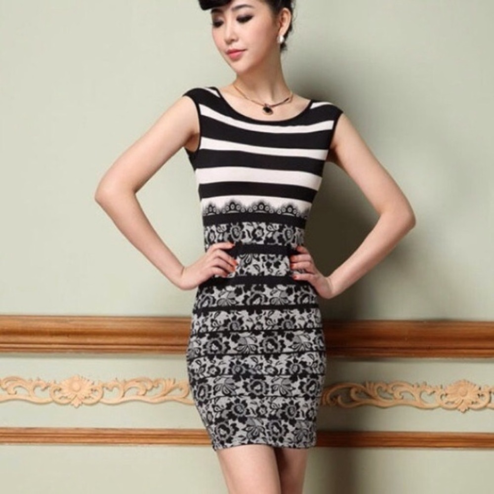 💫💥New! Printed Strip Dress💥💫